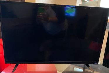 32inch Vizio $100 Everything Come With It