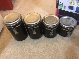 4 canisters in very good condition