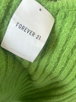 Green crop sweater