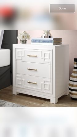 White nightstands (2)