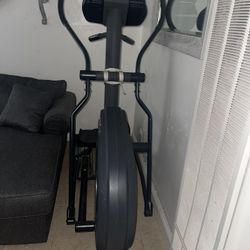 NordicTrack Elite 1300 Elliptical 