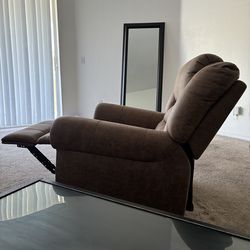 Recliners (2 total)