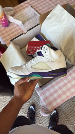 Jordan 5 GRAPE 06