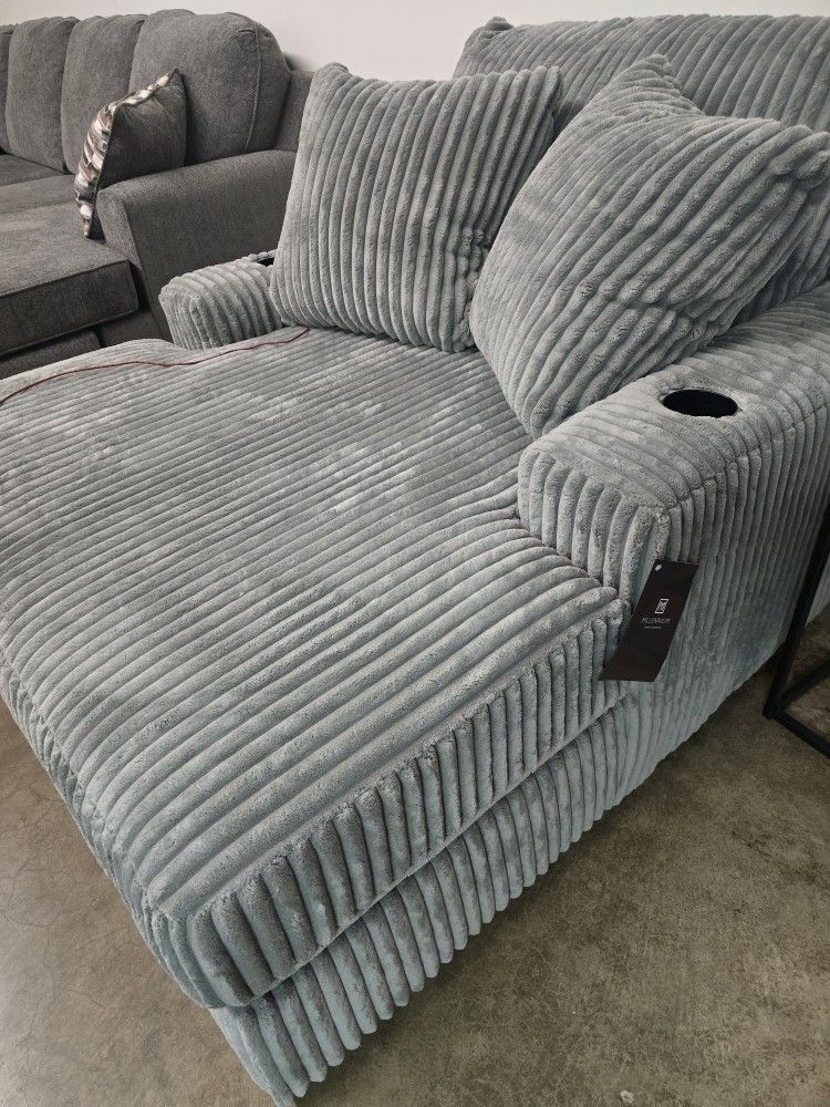 Stupendous Grey Plush Chair