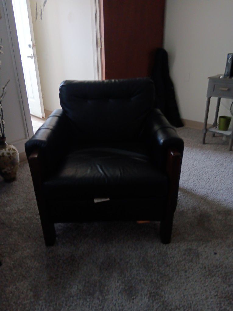 Love Seat And Chair Black Leather