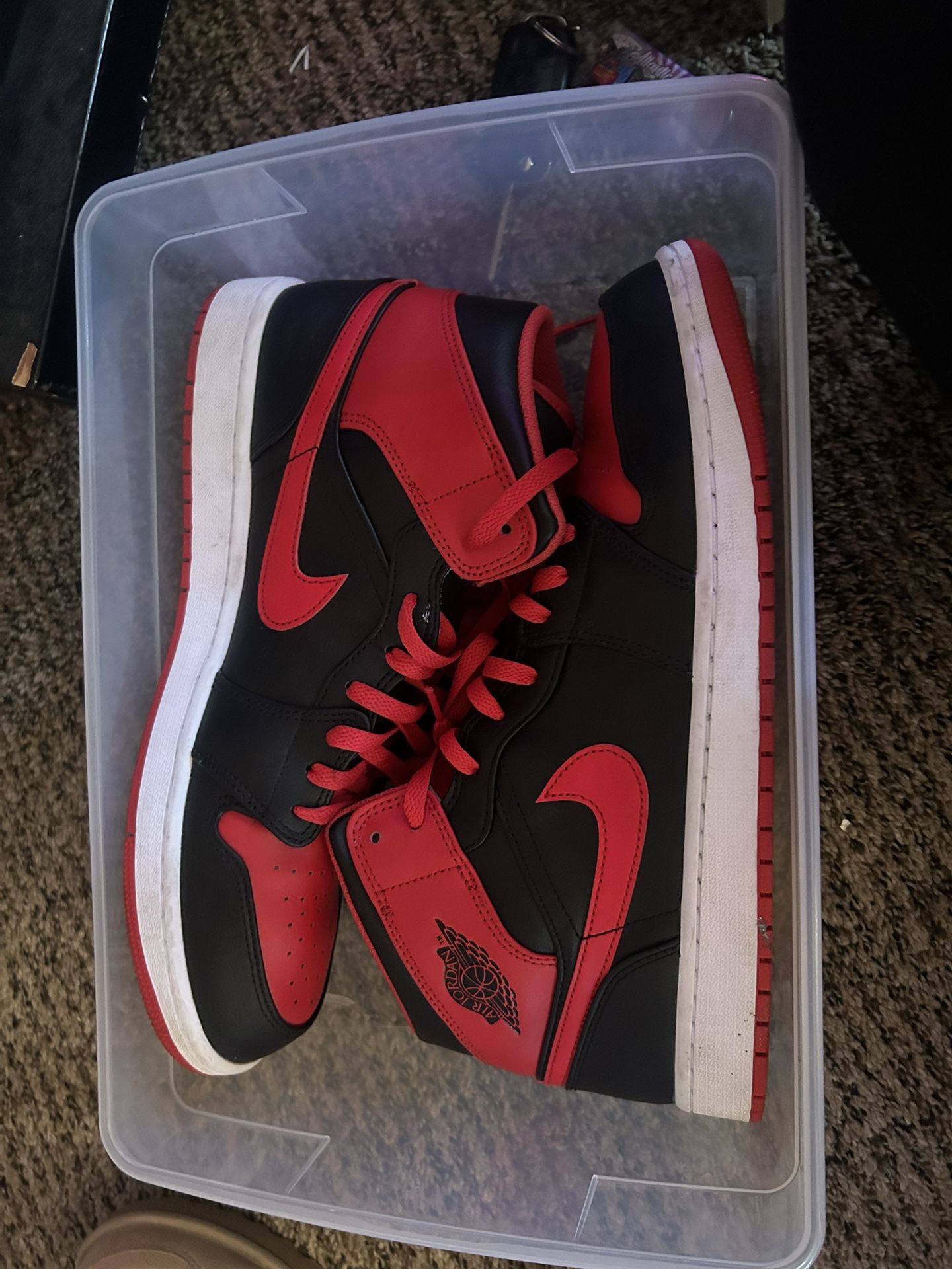 Air Jordan 1 Mids