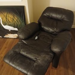 Black Leather Remote Controlled Recliner 