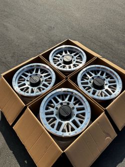 8 Lug Machined 18” Raceline Ryno Off-Road Racing Wheels Rims Rines New