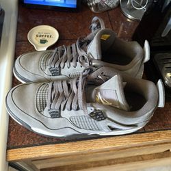 Jordan 4 Cool Grey