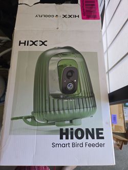 Smart bird feeder