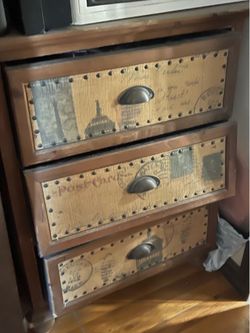 Vintage look 3 drawer dresser