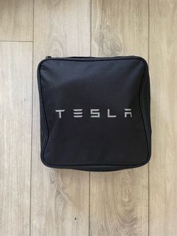 TESLA MODEL 3 MOBILE CONNECTOR CHARGER