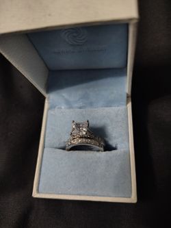 Ladies Sterling Silver wedding ring set
