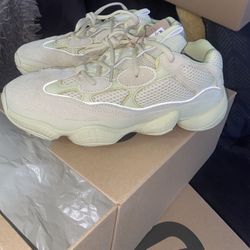 Adidas Yeezy 500 Super Moon Yellow Size 7.5M/9W 270$ OBO