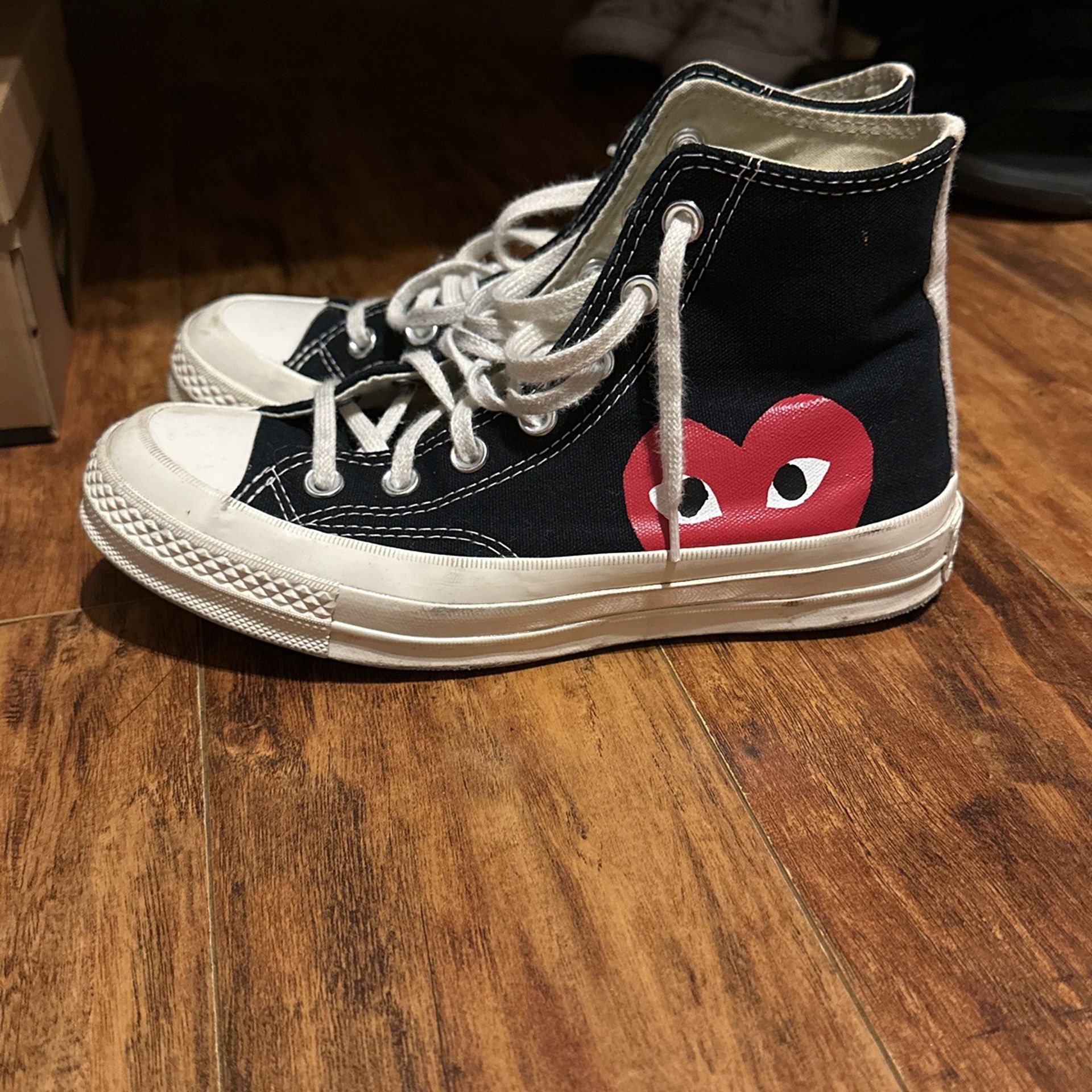 Converse Woman’s Size 7