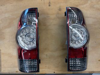 2013 Toyota Tacoma OEM Tail Lights