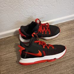 Nike LeBron Witness 5
