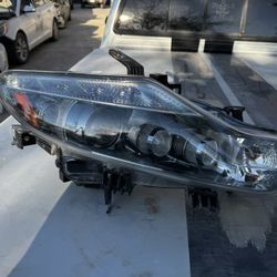 Both Left And Right Led Headlights