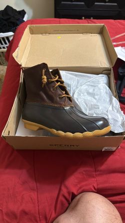 New Women’s (9 Wide) Sperry Duck Boots