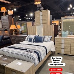 Beautiful Bedroom Set Queen/King 