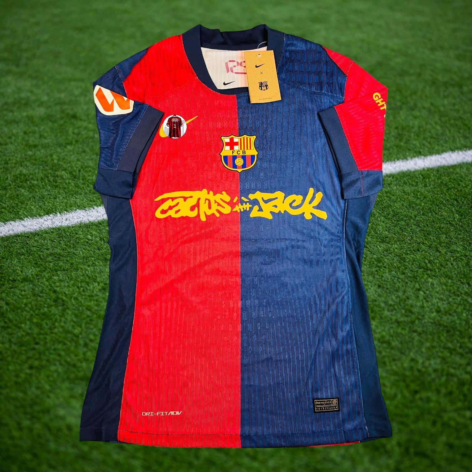 Barcelona cactus jack player editionJersey Lamine Yamal fitted size M fits S