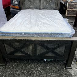 Cama Queen size incluye colchones entrego por el mismo precio si estas áreas disponibles