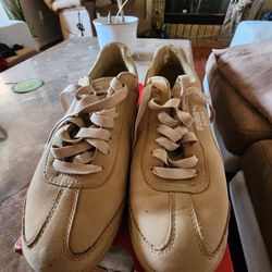 Puma Women's Shoes Size 6.5