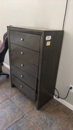 Free Vertical Dresser