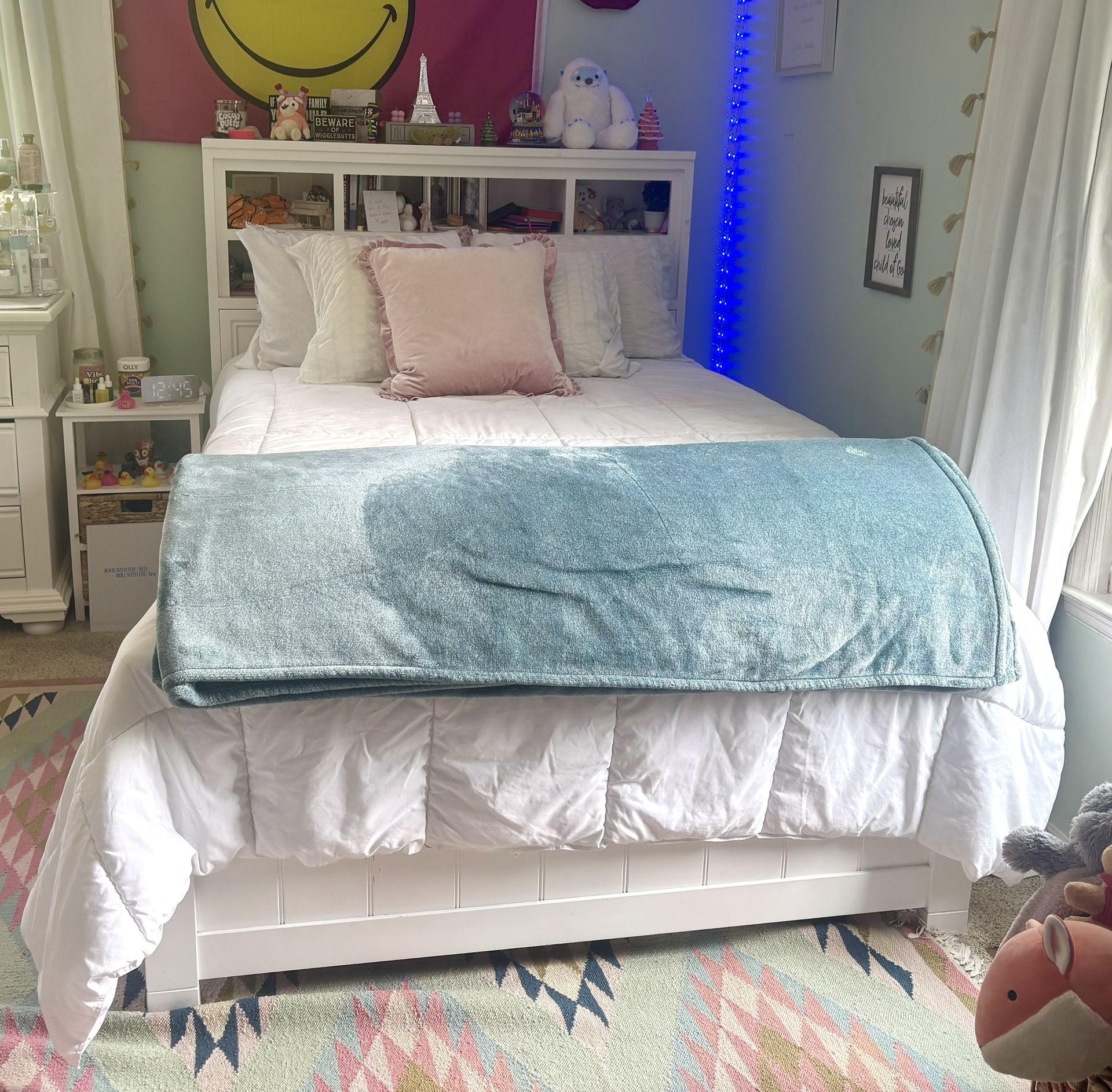 Queen Sized Bed Set