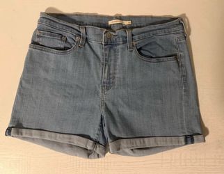 Levi’s Shorts Women’s