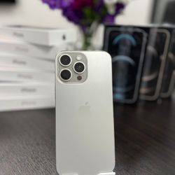 iPhone 15 Pro Max 256 GB In Excellent Condition Holiday Deal Starting From $649