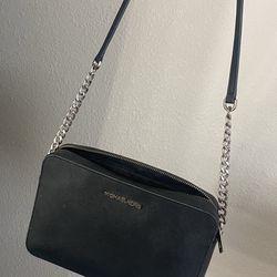 Micheal Kors purse and wallet