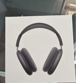 Airpod maxes black brand new