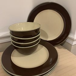 8 pc Jaclyn Smith dinnerware