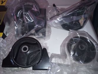 Motor mounts 2004 Nissan Sentra