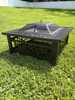 Outdoor fire pit