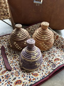Vintage Woven Baskets With Lids Set Of 3
