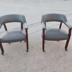 2 Chairs With Wheels