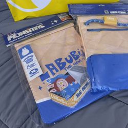 Labubu Wacky Mart Messenger Bag Pop Mart