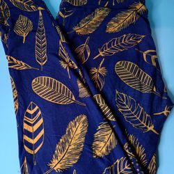 LuLaRoe Women's Buttery-Soft Leggings, One Size - Gold Leaves