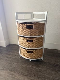 Wicker shelf