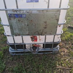 275 Gallon Water Container