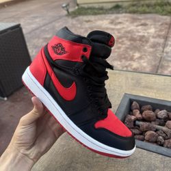 Jordan 1 high OG 'Satin Bred'
