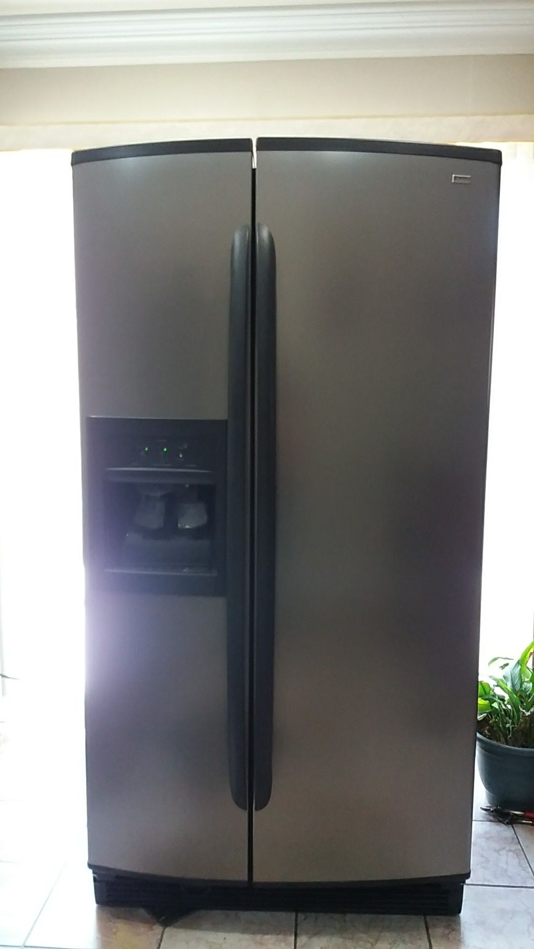 Refrigerador Kenmore 2 puertas buenas condiciones