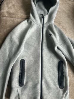 Grey Nike tech size Small