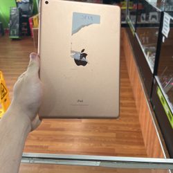 iPad 6th Gen 32GB Wifi Only Rose GOLD used 