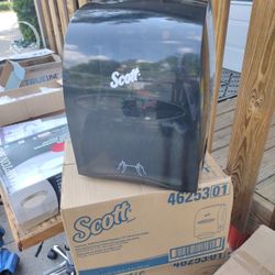 Scott's Paper Towel Dispenser