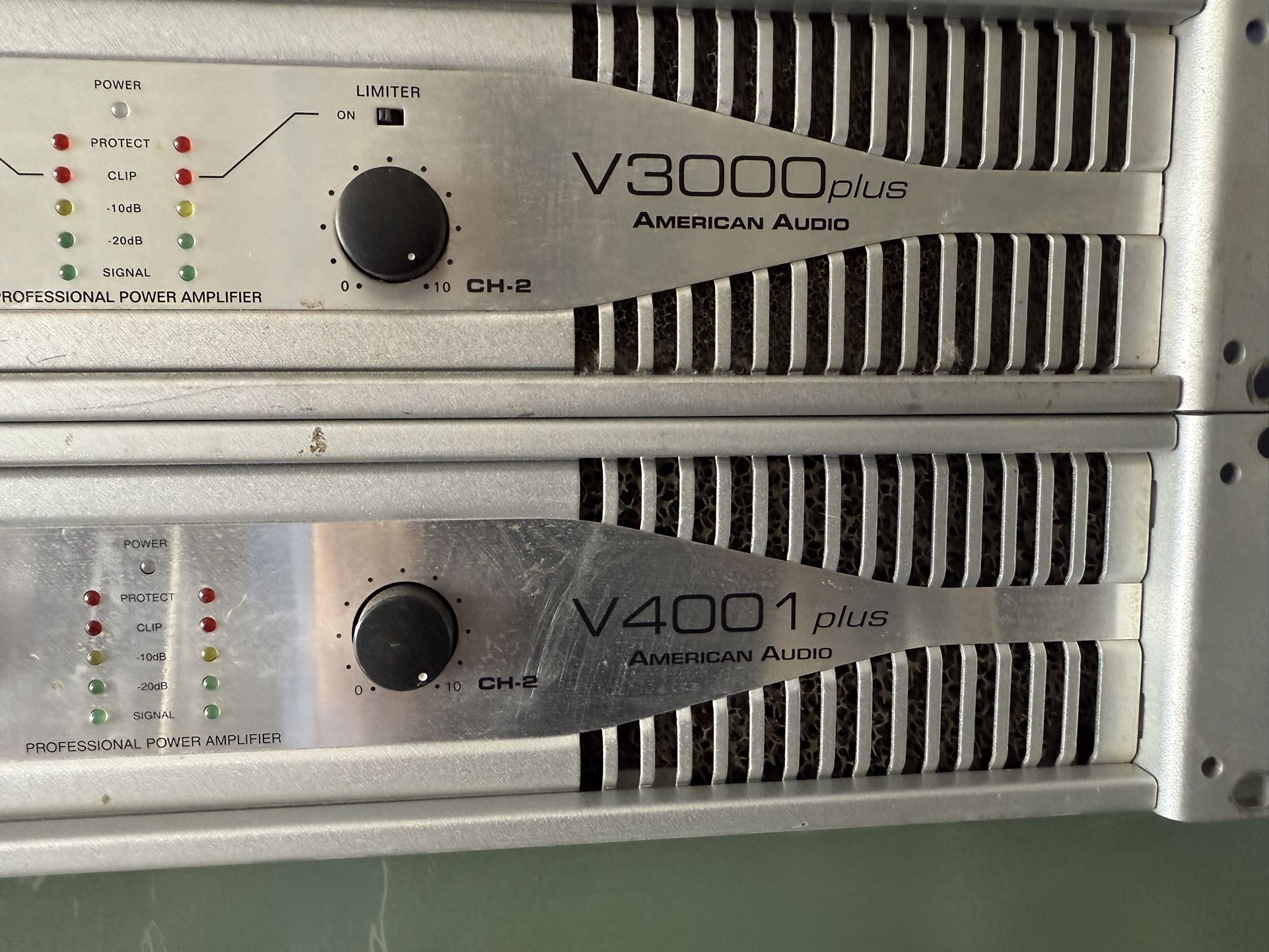 American Audio V3000 & V4001 Plus Amplifers