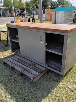 Metal work bench with storage