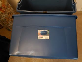 No lids 2**35 gallon totes